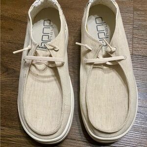 Hey Dude Women’s Cream Loafers NWOT